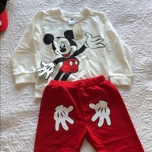 Mickey outfit size 3-4 with tags